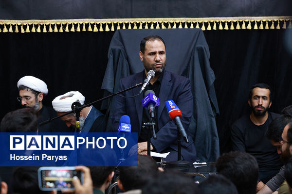 مراسم عزاداری شهادت خادم الرضا(ع) آیت‌الله سید ابراهیم رئیسی و همراهشان در مرکز آموزش عالی شهدای مکه