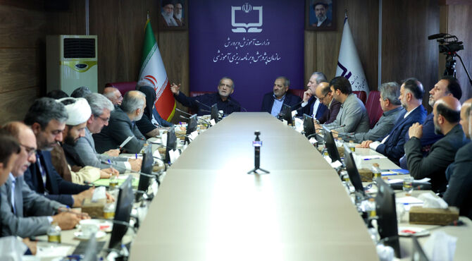 نباید با ایجاد فضای غیرواقعی، آموزش کشور را متوقف کنیم/ فرهنگ صرفه‌جویی باید از مدارس ‌نهادینه شود