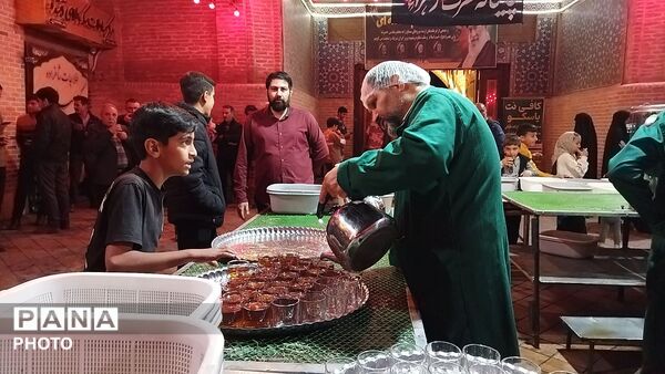 دویست و سی و سه شب خدمت در چایخانه فاطمه الزهرای نیشابور