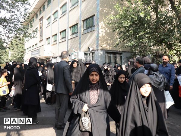 حضور دانش آموزان در همایش باید برخاست