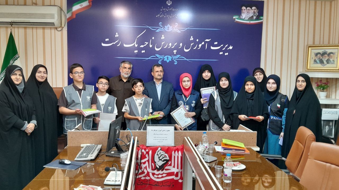 نشست صمیمی معاون پرورشی و کارشناسان پرورشی با خبرنگاران پانا به‌مناسبت روز خبرنگار