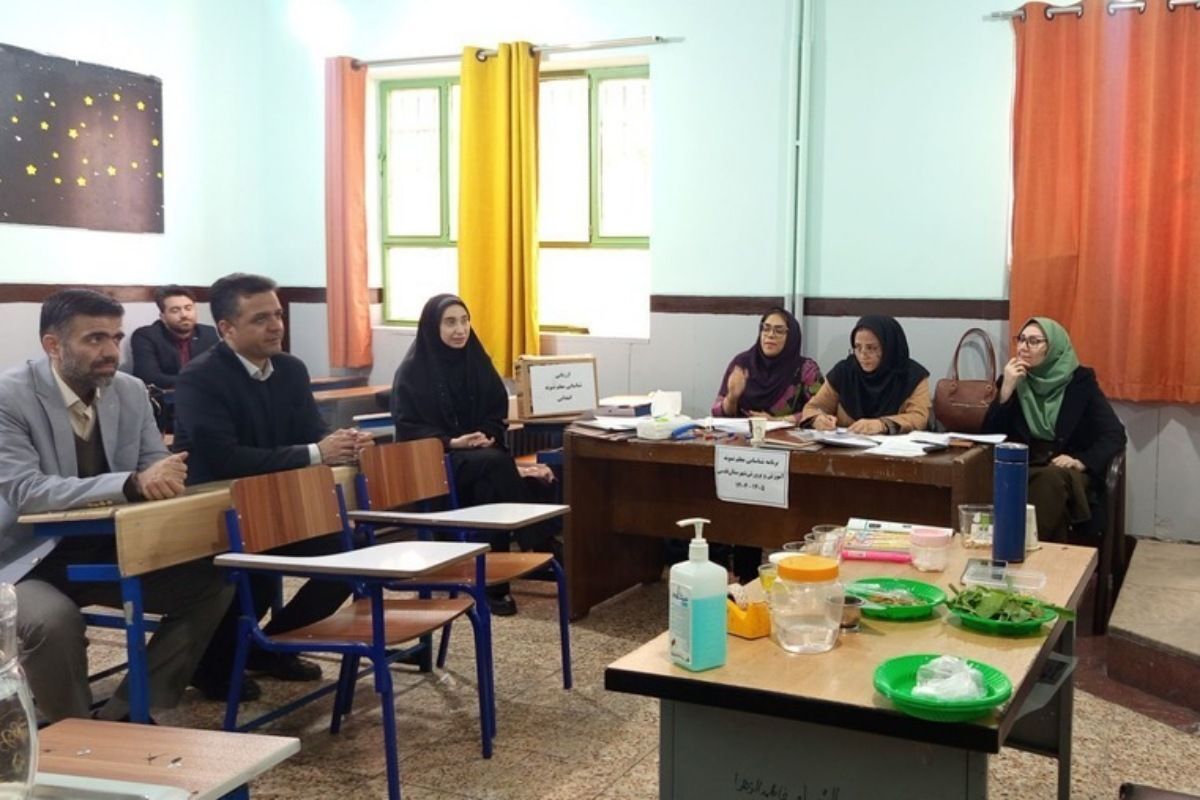شناسایی معلمان نمونه فرصتی برای الگوسازی و انتقال تجربیات فرهنگیان است