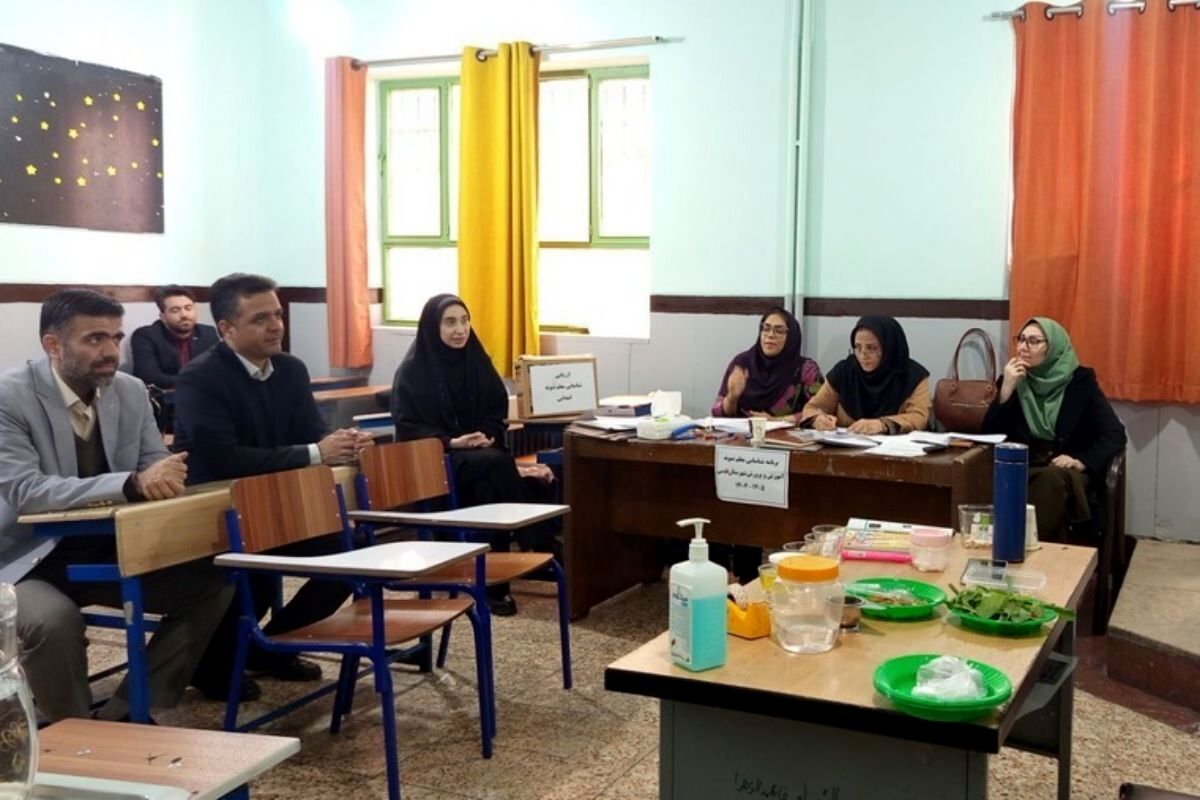 شناسایی معلمان نمونه فرصتی برای الگوسازی و انتقال تجربیات فرهنگیان است