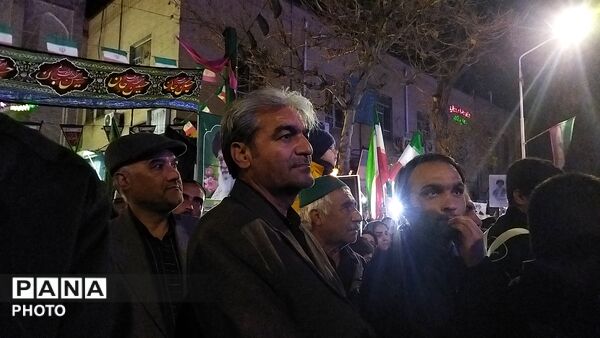 حماسه همچنان ادامه دارد 