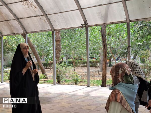 جشن عبادت دختران البرزی در کنار مهر و ماه