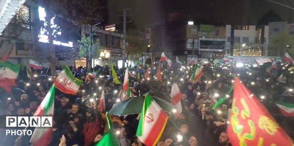 حضور پرشور مردم شهرستان فردیس در خیابان‌ها برای بیعت با رهبر انقلاب