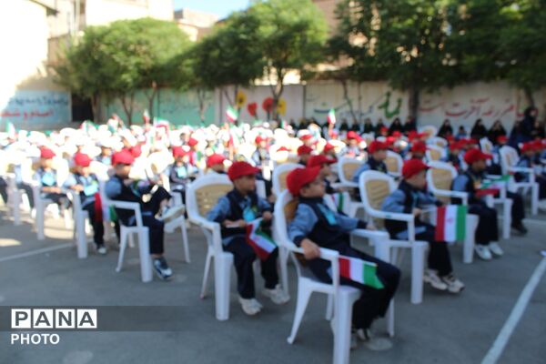 جشن شکوفه‌ها در دبستان کشاورز با استقبال ویژه از کلاس‌اولی‌ها