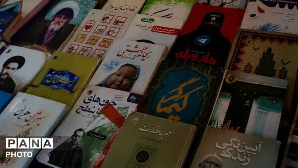 فعالیت مجموعه مردم‌نهاد مسجد جامع کمالشهر در حوزه کتابخوانی