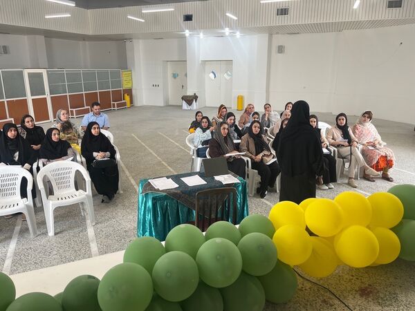 جلسه اولیا و مربیان پایه سوم در دبستان شهید تندگویان