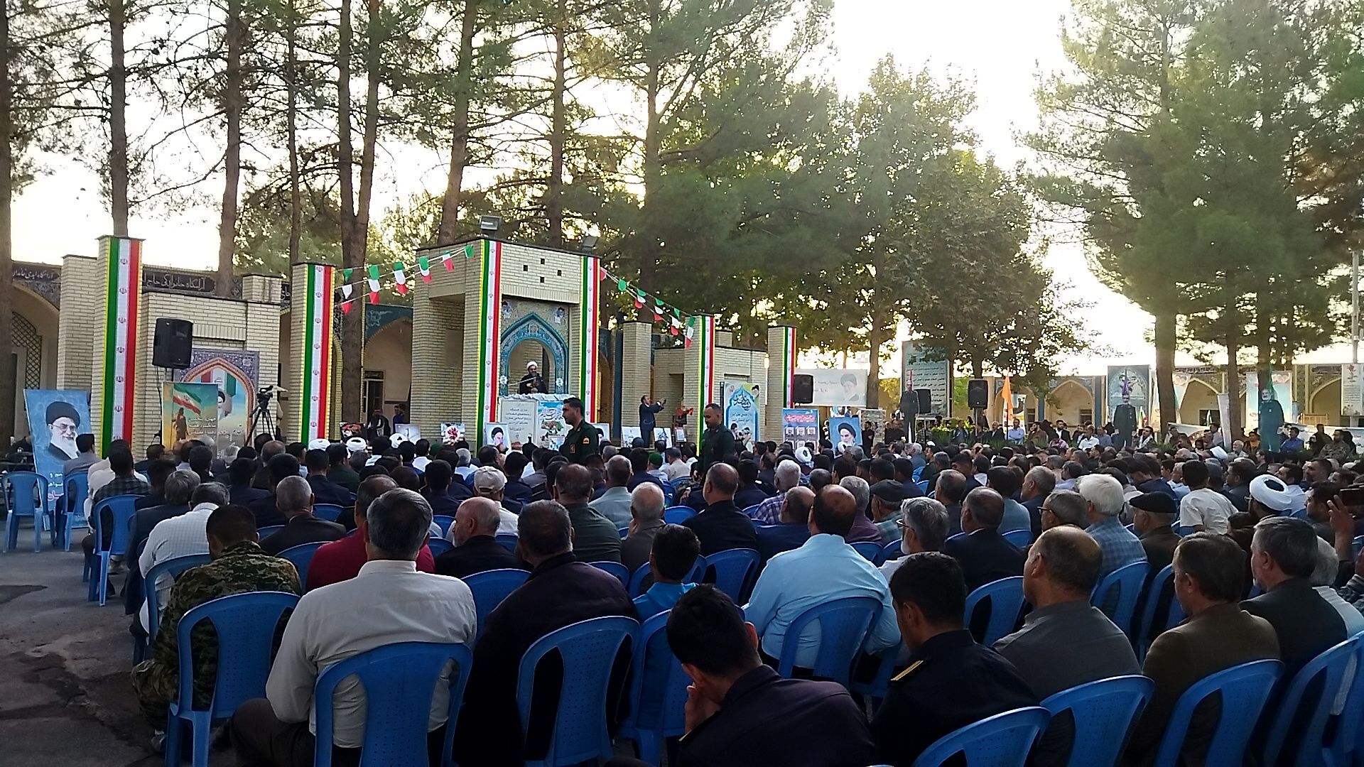 غبارروبی مزار شهدا توسط مسئولین شهرستان نیشابور انجام شد 