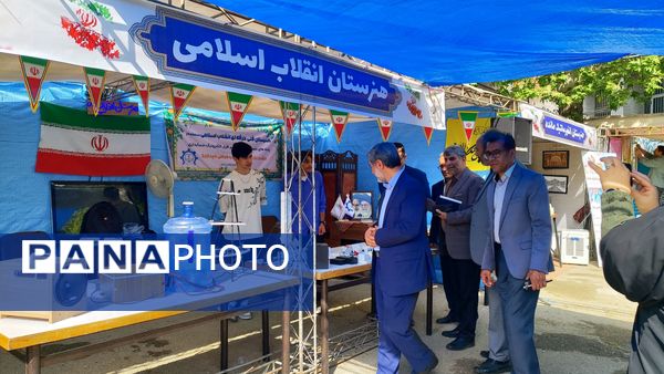 سومین نمایشگاه توانمندی‌های هنرجویان هنرستان منطقه ۲