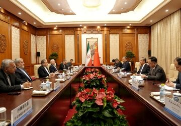 عراقچی: ایران همانند میدان، در عرصه دیپلماسی هم جدی و ثابت‌قدم است
