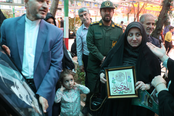 عطرافشانی مزار شهدای فرهنگی استان قم
