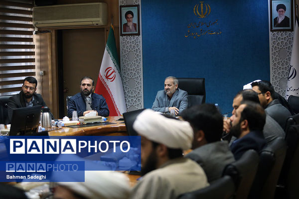 دیدار وزیر آموزش و پرورش با مسئولان اتحادیه انجمن‌های اسلامی دانش‌آموزی سراسر کشور