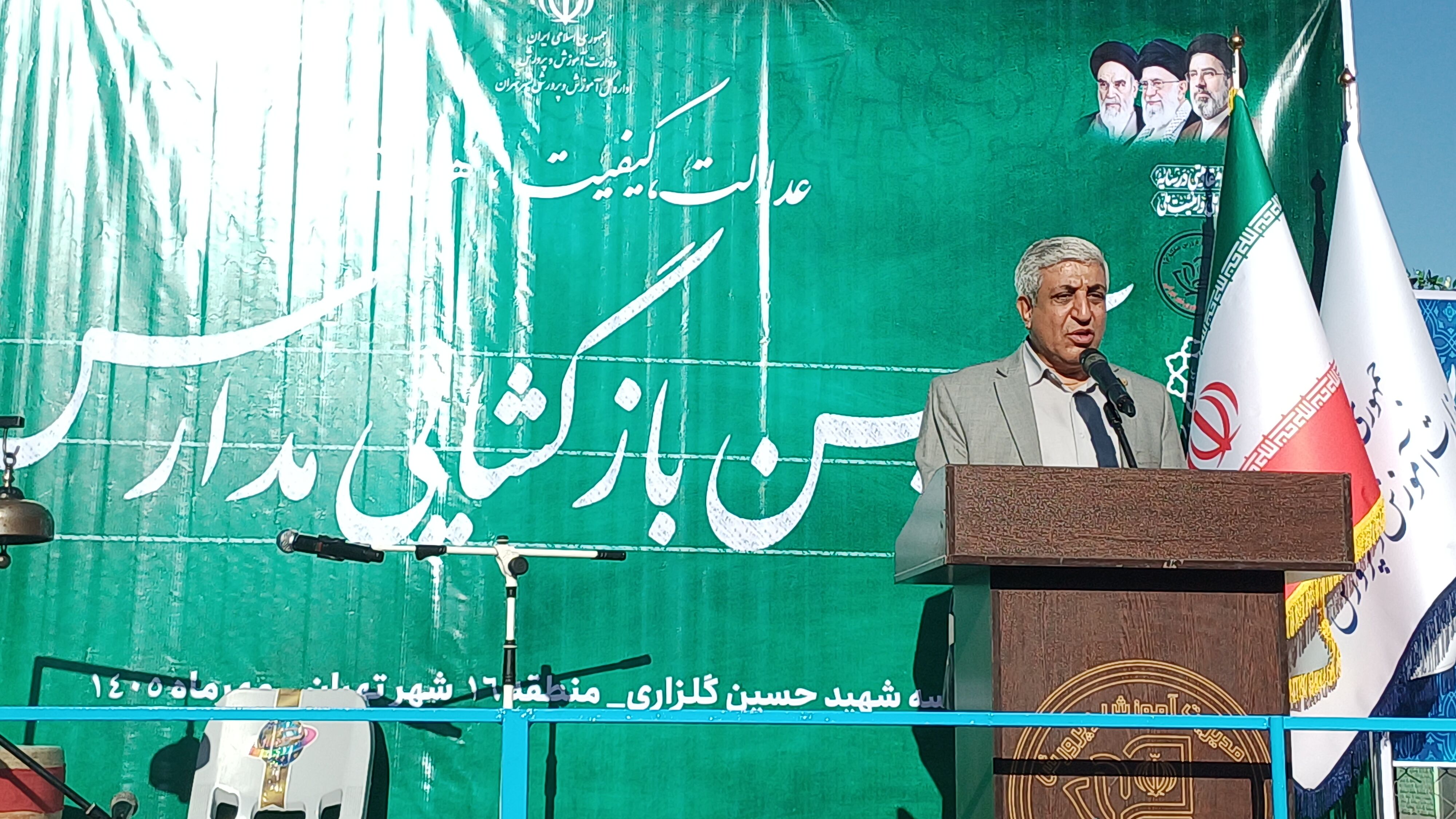 در راه شهدا گام برداریم و با علم و اخلاق، سربلندی کشور را رقم بزنیم
