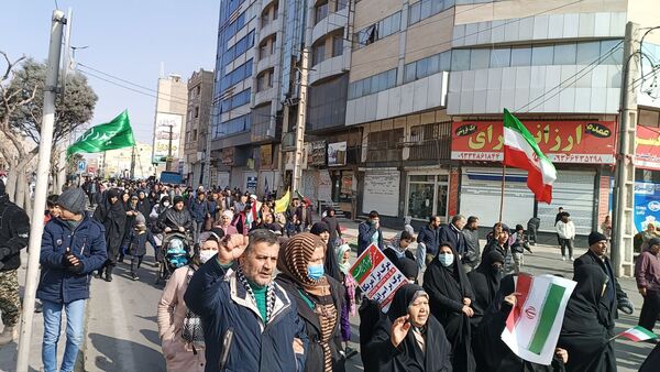 مردم غیور ملارد با حضور پرشور خود در راهپیمایی ۲۲ بهمن، ثابت کردند که همچنان پای انقلاب اسلامی ایستاده‌اند.