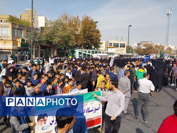 راهپیمایی 13آبان در میدان بسیج مشهد