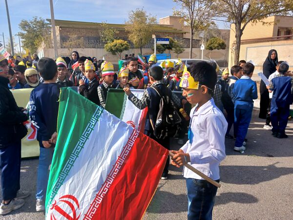 راهپیمایی روز 13 آبان در کوچه‌های شهر رضویه