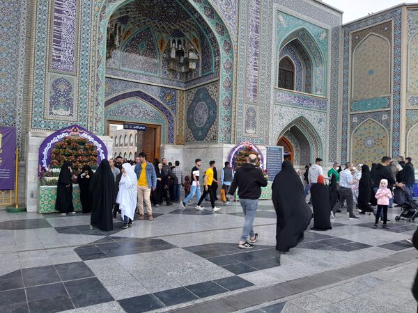  حضور پرشور زائران و مجاوران حضرت رضا (ع)