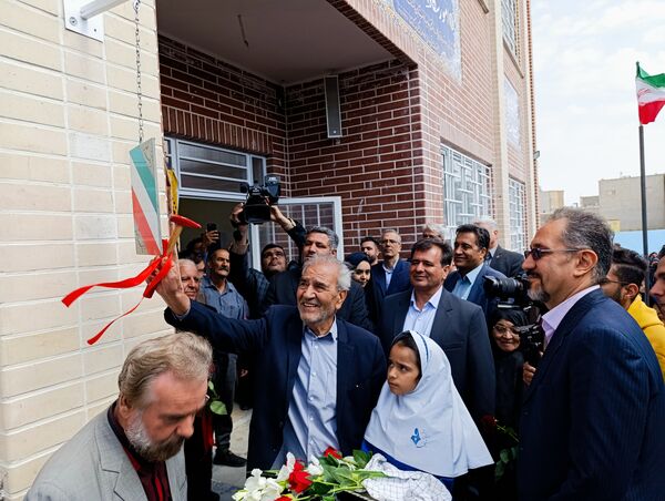 خیرین مدرسه ساز، سازندگان آینده ایران