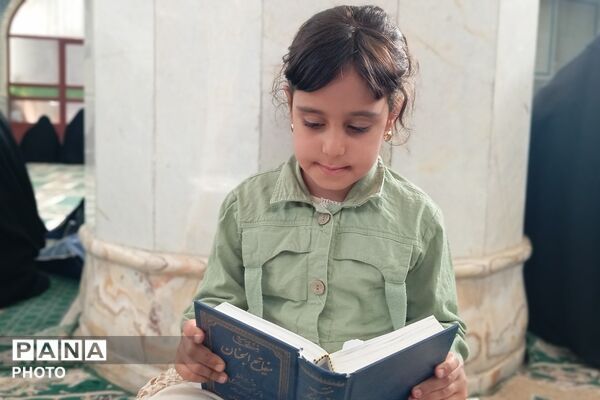 طنینِ دعای عرفه در آستانِ دوست