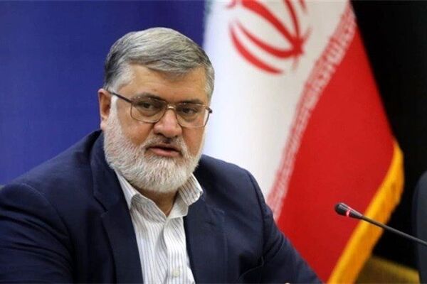 معتمدیان: برق هیچ واحد تولیدی بدون اطلاع قبلی نبایدقطع شود