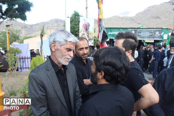 خاکسپاری دو شهید جنگ سوم در گلزار شهدای روستای فردو