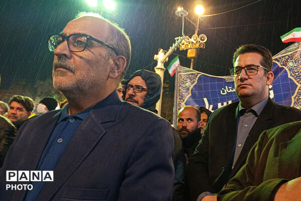  حضور فرهنگیان و دانش‌آموزان به‌مناسبت 12 فروردین ماه روز جمهوری اسلامی ایران 