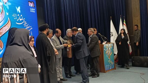 هفتمین اجلاس سراسری نماز دانش آموزی تهران؛ روایت همدلی و تجلیل از برگزیدگان مسیر نماز