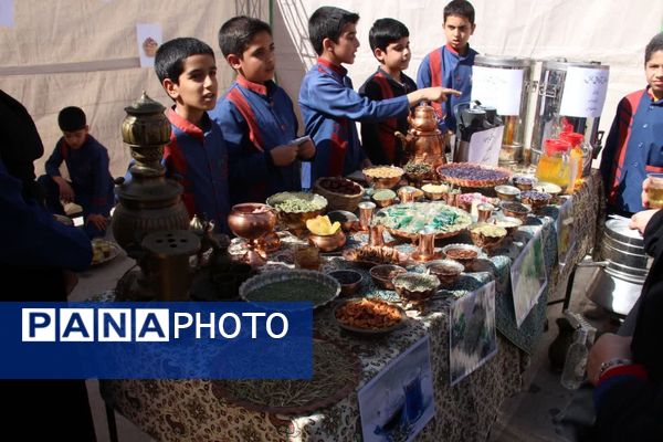 جشنواره دانش‌آموزی «کوک به کوک، حال خوب» در دبستان عطایی‌فرد