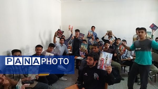 گرامیداشت روز دانش آموز در دبیرستان شاهد ابوذر غفاری 