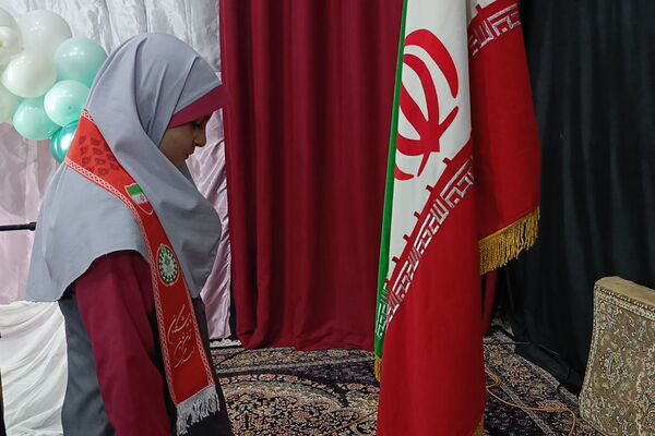  جشن «گل‌های زهرایی» در حسینیه شهدا با حضور دانش‌آموزان دبستان شهید طهرانی‌مقدم