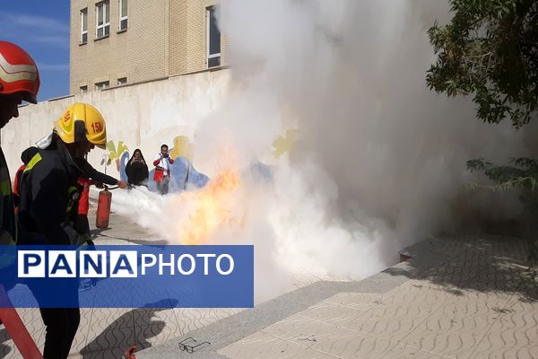 مانور دانش‌آموزی پدافند غیر عامل در شهرستان میناب