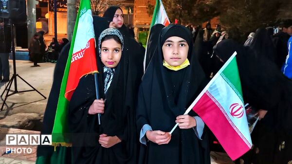 عشق و علاقه مردم شهرستان مارگون به وطن در تجمعات شبانه