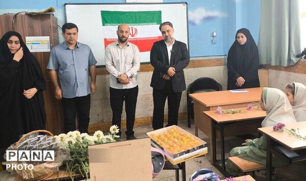 گرامی‌داشت شهیده ستیا تقی‌زاده دانش‌آموز جنگ رمضان مدرسه حاج جعفر بیگلری ناحیه 4 کرج 