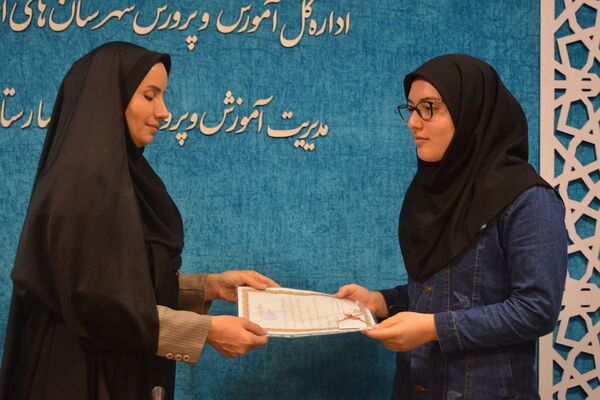 جلسه آموزشی خبرنویسی و تجلیل از دانش‌آموز خبرنگاران فعال پانا ناحیه 2 بهارستان