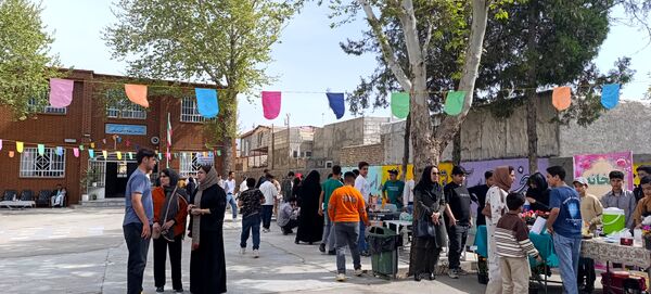 برپایی بازارچه کار و فناوری در دبیرستان شهید بهشتی آشخانه