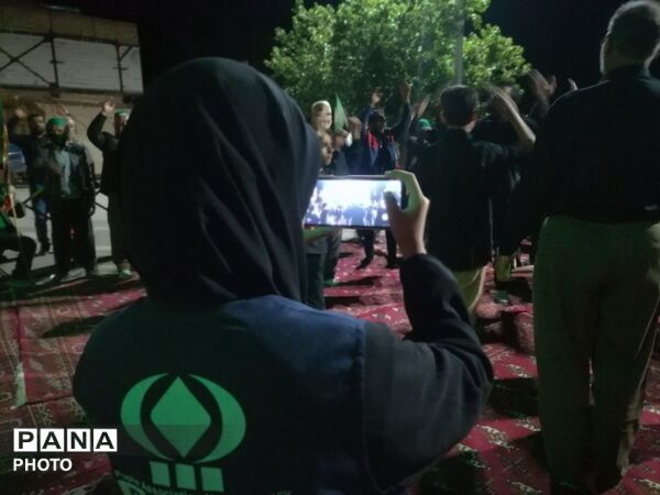 حضور خودجوش  مردم شهر بار در سومین شب ماه محرم  در حسینیه شهدای شهر بار 