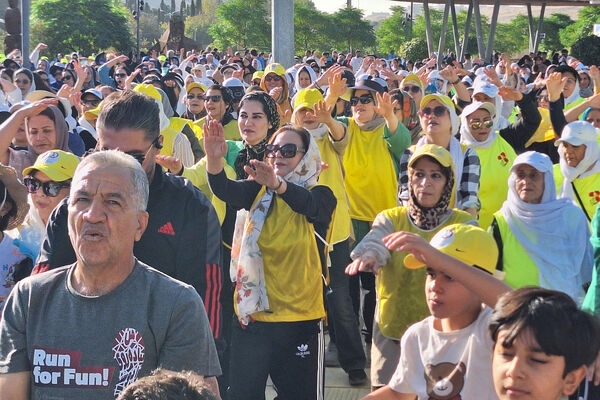 همایش پیاده‌روی خانوادگی در شیراز 