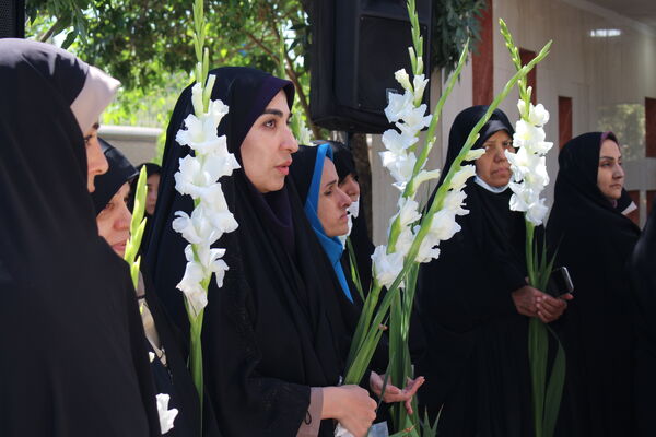 مراسم تشییع پیکر مطهر معلم شهید حجت الله یوسفیه در اداره‌کل آموزش و پرورش شهرستان‌های استان تهران 