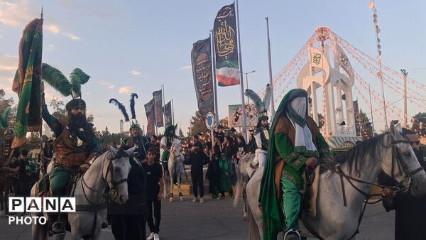 نوجوانان عاشورایی کوهپایه هم‌نوا با کاروان کربلا در «احلی من العسل»