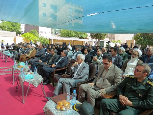 نواختن زنگ سپاس معلم در هنرستان محمودیه بجنورد
