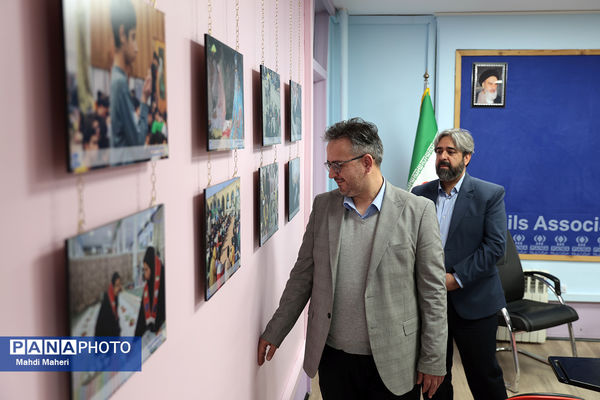 بازدید مدیر روابط عمومی بیمه معلم از نمایشگاه نوراوی اعتکاف