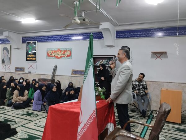 مانور سراسری زلزله در دبیرستان دخترانه شاهد شیرودی 