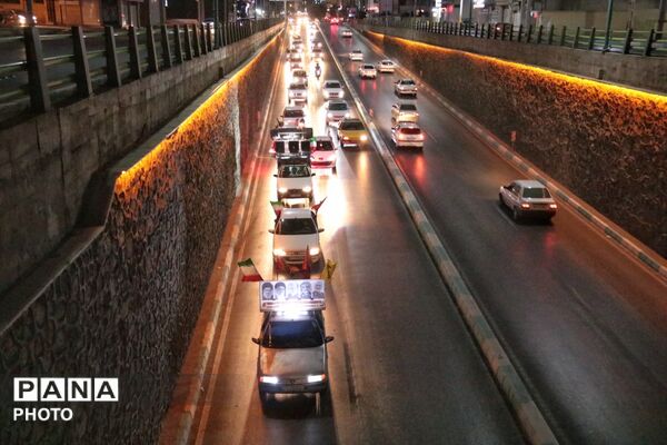 حرکت کاروان خودرویی از میدان امام حسین تا میدان معلم یزد