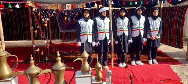آیین نمادین نواختن زنگ انقلاب در دبستان حضرت آمنه (س)