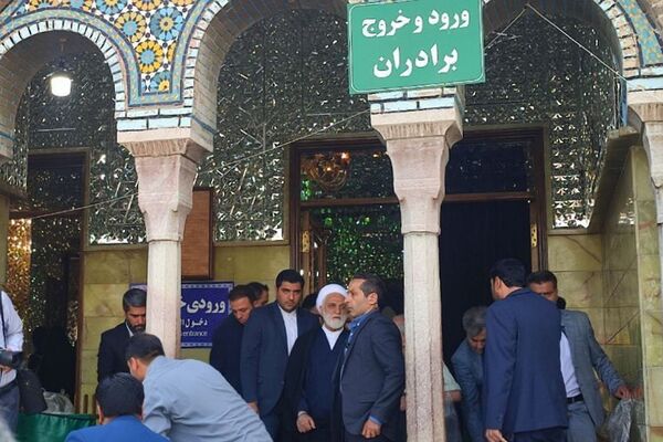 حضور مسئولان کشوری و استانی در کنار آحاد مردم شهیدپرور ناحیه 2 شهرری پای صندوق‌های رای 