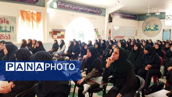 نواختن زنگ ایثار و مقاومت در دبیرستان شاهد شهید کلانتری ناحیه یک کرج 