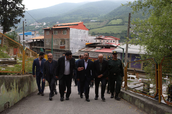 بازدید نماینده دولت و وزیر آموزش و پرورش از پروژه‌های عمرانی شهرستان سوادکوه