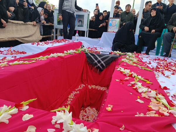 مراسم تشییع و خاکسپاری پیکر مطهر شهید عباس رمضانی در کوهپایه